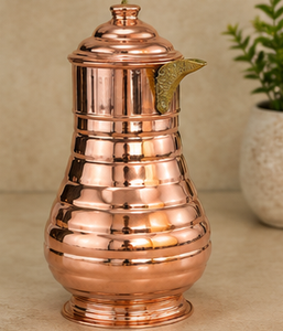 Pichet à eau en cuivre avec couvercle en dôme, design côtelé vintage, grande capacité, poignée, pour la salle à manger, récipient bien-être ayurvédique, carafe de luxe - Product Image 3