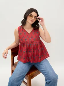 Top Svasato con Scollo a V <span class=keywords><strong>in</strong></span> Cotone Stampato di Alta Qualità per Donna, Look Elegante per Feste Casual e Uso Quotidiano a Prezzo Export - Product Image 5