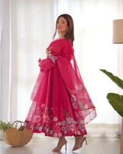 Tenues de mariée indiennes et pakistanaises les plus exportées, élégantes et tendance, costumes Salwar, tenues de soirée, exclusifs, ethniques, magnifiques pour l'hiver - Product Image 4