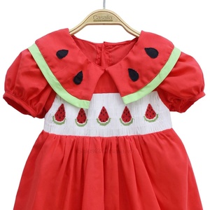 Robe rouge smockée à motif fraise pour petites filles - Robe pour bébé fille brodée à la main sur mesure - OEM ODM - Product Image 2