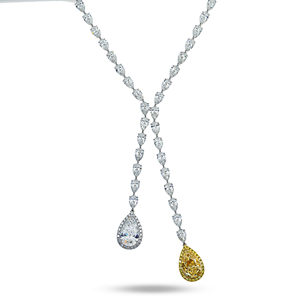 Collar con Colgante de Diamante FIY Corte Pera en Oro Blanco de 18K de la Mejor Calidad para Mujer y Eventos Nocturnos Disponible para la Venta - Product Image 1