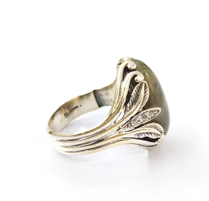 Elegant Women's Vintage <b>Labradorite</b> <b>Ring</b> 925 Sterling Silver Oval Gemstone Leaf Design Band Bridal Wedding Wear Jewelry - Product Image 3