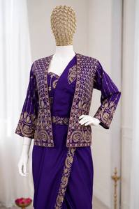 Conjunto de Saree Morado Bordado en Seda Crepé, Traje Formal Pakistaní para Mujer, Ideal para Bodas y Festivales como Diwali - Product Image 4