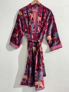 Bata Kimono de Terciopelo Rojo Selva, Abrigo con Forro de Algodón Indio - Product Image 4