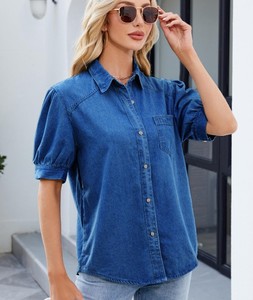 Camisa de mezclilla azul claro con botones para mujer, camiseta informal holgada de manga corta con bolsillo, ropa de primavera y verano - Product Image 5