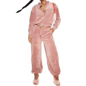 Ensemble de survêtement en velours à capuche, haut court imprimé et pantalon de jogging pour femme, tenue décontractée d'été 2-en-1 style streetwear - Product Image 1