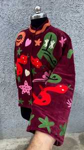 เสื้อแจ็คเก็ตกำมะหยี่สีแดงเบอร์กันดีปักลายมือสุดเก๋และทรงพลัง ลายตาปีศาจ งู และดาว สไตล์โมโต โบโฮ สำหรับผู้หญิง - Product Image 2