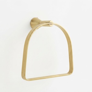 Toallero de latón antiguo con medallón, hecho a mano, para colgar en la pared, estilo vintage, para baño de lujo y hoteles. - Product Image 3