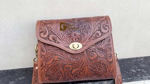 Bolso Bandolera de Cuero Hecho a Mano Estilo Western, Bolso Cruzado de Cuero Grabado a Mano Estilo Vintage Western - Product Image 4