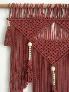 Tapiz de macramé extragrande color rojo vino para decoración de fondo de sofá, crea una pared llamativa y atractiva para la sala de estar. - Product Image 6