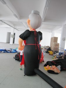 Vente flash : Sarah gonflable des Pays-Bas pour événements publicitaires commerciaux en extérieur - Product Image 2