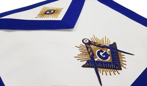 Tablier maçonnique blanc avec bordure bleue, Oeil de la Providence, équerre et compas, souvenir maçonnique pour Maître Maçon - Product Image 2