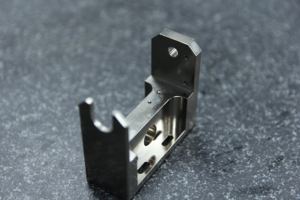 Pièces métalliques anodisées de haute précision personnalisées OEM, services d'usinage CNC en acier inoxydable, fraisage, tournage, usinage par électroérosion à fil - Product Image 3