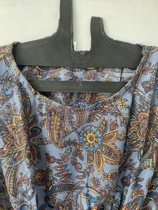 Robe en mousseline à imprimé floral bohème avec manches chauve-souris, ourlet asymétrique, coupe ample, décontractée d'été, longueur midi, col rond, taille élastique - Product Image 2