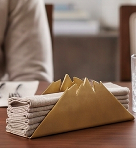 Porte-serviettes décoratif en métal doré en forme de montagne, sur pied, pour table et cuisine - Product Image 3