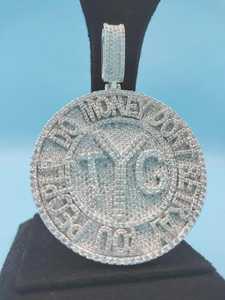 จี้เงินแท้ 925 สไตล์ฮิปฮอป ประดับเพชรโมอิสซาไนต์ VVS แบบ Ice Out รูปวงกลมสลักชื่อตัวอักษร ผ่านการทดสอบเพชร พร้อมจี้ตัวอักษร - Product Image 3