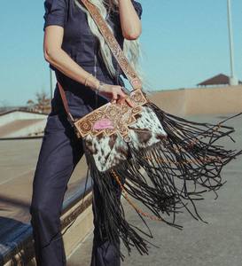 Bolso Bandolera de Cuero Vacuno con Flecos Estilo Western – Bolso de Hombro Boho Vintage Hecho a Mano con Borlas Largas para Mujer - Product Image 4
