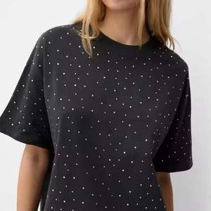 Custom <b>Rhinestone</b> Oversized Black T Shirt Women Loose Fit Cotton Tee Fashion Streetwear Casual <b>Top</b> Wholesale - Product Image 3