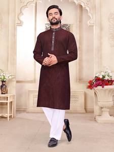 Conjunto Étnico Premium de Lino para Parejas, con Kurta Pajama para Hombre y Sari para Mujer, para Ocasiones Festivas - Product Image 2