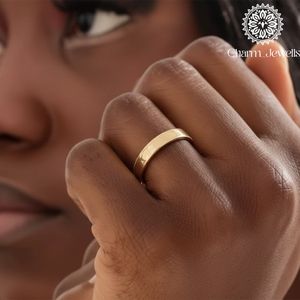 Bague de fiançailles en moissanite plaquée or 22 carats pour femme Charm Jewells, design floral classique, sertissage à griffes, certifiée IGI, argent 3g - Product Image 6