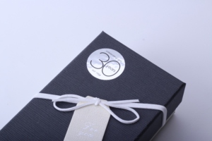 Autocollants en vinyle mat argenté personnalisés, imperméables et résistants à la chaleur, pour étiquettes de bougies, emballages cadeaux, fêtes, mariages - Product Image 2