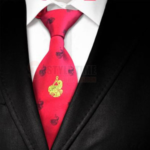 Corbata Masónica Elegante con Bordado Detallado y Acabado Pulido para Ocasiones Ceremoniales y Formales - Product Image 2