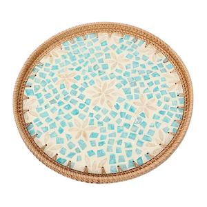 Plateau de service rond en nacre écologique fait à la main avec incrustation de coquillage bleu clair en rotin, fournisseur en gros pour table de cuisine - Product Image 1