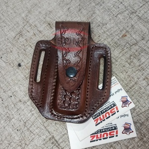 Étui en cuir végétal brun à anse pour couteau de chasse pliant, style sculpté, avec boucle de ceinture - Product Image 6