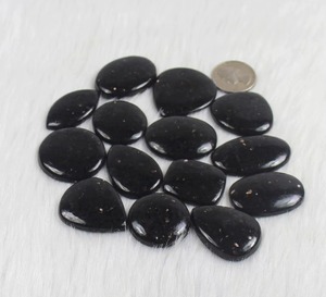 Pierres précieuses Nuummite en gros pour la fabrication de pendentifs, cabochons Nuummite pour bijoux, mélange de pierres précieuses en vrac de formes et de tailles variées - Product Image 4