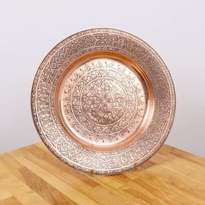 Plateau rond en métal doré de luxe, décoré de motifs floraux, vaisselle de mariage, centre de table décoratif pour hôtel, décoration de la maison - Product Image 1