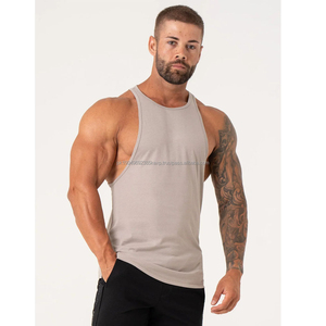 Débardeurs personnalisés pour hommes avec tissu respirant à séchage rapide et design sans manches, parfaits pour la salle de sport, l'entraînement physique et les vêtements décontractés - Product Image 1