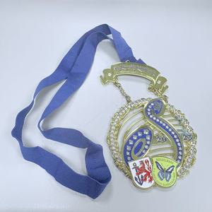 Medalla Personalizada de Aleación de Zinc Bañada en Oro con Diseño Circular de Arte Popular en Esmalte Duro, Souvenir para Celebración de Carnaval - Product Image 2