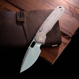 Navajas Plegables con Hoja de Acero Stonewashed Tipo Drop Point, Empuñadura Texturizada Marrón, Orificio para el Pulgar, Cierre de Botón para Uso en Exteriores - Product Image 1
