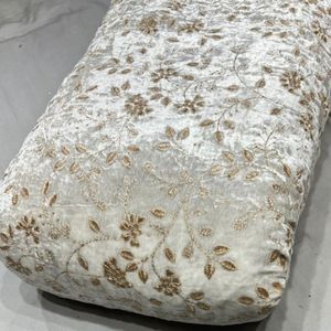 Housse de coussin en velours brodé avec motif floral pour la décoration de la maison, tissu en polyester de poids moyen - Product Image 5