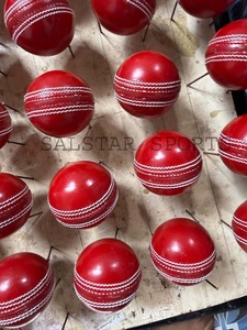 Balón de Cricket Profesional de Cuero Rojo Cosido a Mano al por Mayor, 156 g, Balones de Liga de Club, Logotipo Personalizado, Directo de Fábrica - Product Image 6