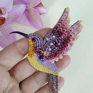 Broche brodée à la main avec perles, art élégant et portable pour vestes, foulards et chapeaux, broche de luxe avec broderie de perles - Product Image 4