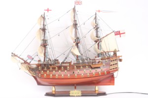 Maquette de navire à voile artisanale HMS VICTORY avec éclairage - Décoration intérieure pour les amateurs de navigation - Product Image 3