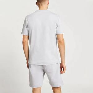 Conjunto de dos piezas para hombre, transpirable, de verano, de gran tamaño, camiseta y pantalones cortos, estilo urbano, teñido, con estampado en relieve, logotipo personalizado, privado - Product Image 2