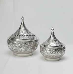 Bol décoratif de luxe en laiton antique avec couvercle conique, pot à gingembre et organisateur de bijoux en métal fait main pour la maison haut de gamme - Product Image 5