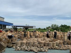 Cubo de jacinto de agua con borde festoneado ecológico tejido a mano para organizar y decorar al por mayor de Vietnam - Product Image 6