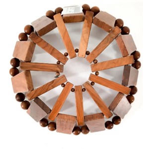 Corbeille à fruits pliable en bois artisanale, style vintage, avec perles, servant également de bol à pain, de plateau de rangement et de centre de table - Product Image 6
