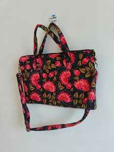 Sac pour ordinateur portable unisexe léger en tissu de coton imprimé floral de luxe fait à la main avec fermeture à glissière et poignée souple pour les voyages - Product Image 4