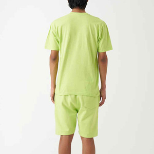 Ensemble d'été 2 pièces personnalisé pour homme, durable, avec t-shirt et short 100 % coton imprimés en relief - Product Image 3