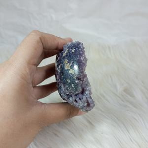 Vente en gros d'agates naturelles en forme de raisin, 5 cm, forme libre, polies pour la guérison et la décoration - Product Image 4