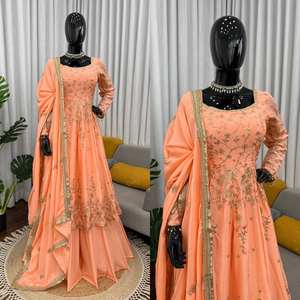 Conjunto Sharara Antra Lifestyle Bollywood, Nuevo Conjunto para Bodas y Fiestas, Elegante y Bordado con Lentejuelas de 5mm, Top y Dupatta de Chinon Puro - Product Image 2