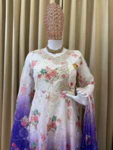 ชุดเดรส Anarkali ปักลายดีไซเนอร์พร้อมผ้าพันคอ ปักลายเต็มผืนบนผ้า Faux Georgette พร้อมสำหรับสวมใส่ - Product Image 4