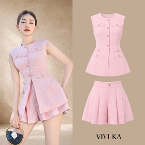 Conjunto de Dos Piezas para Mujer, Top Tipo Chaleco Rosa Bebé y Falda Pantalón Plisada, Top con Botones Dorados, Poliéster/Spandex SAHRA - Product Image 1