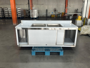 โต๊ะสแตนเลสแบบตั้งได้พร้อมตู้ล้างจาน - Product Image 3
