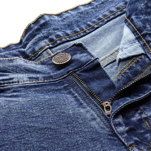 Shorts Bermuda en jean délavé pour homme, taille mi-haute, fermeture boutonnée, style décontracté, 100% coton respirant, ourlet effiloché - Product Image 5