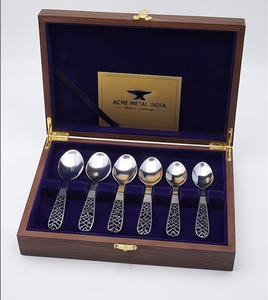 Juego de cucharas contemporáneas Jali con diseño calado, de acero inoxidable con pulido espejo, resistentes al óxido, con corte láser, para cenas familiares y eventos. - Product Image 3